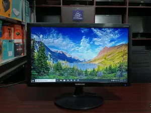 Samsung HD+ 19inch Full Fresh Monitor - S19D300