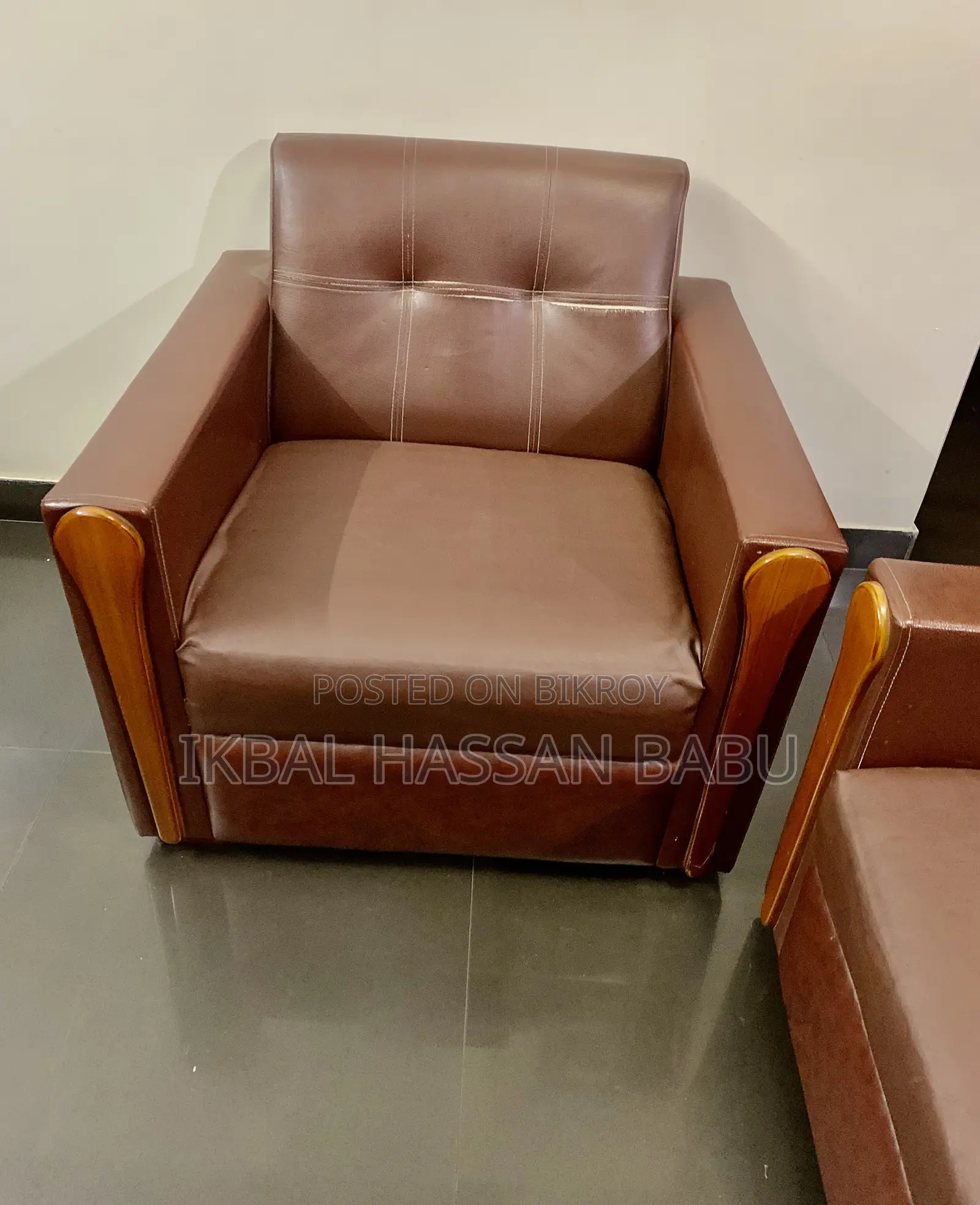 Singer Brand Sofa 2 Single