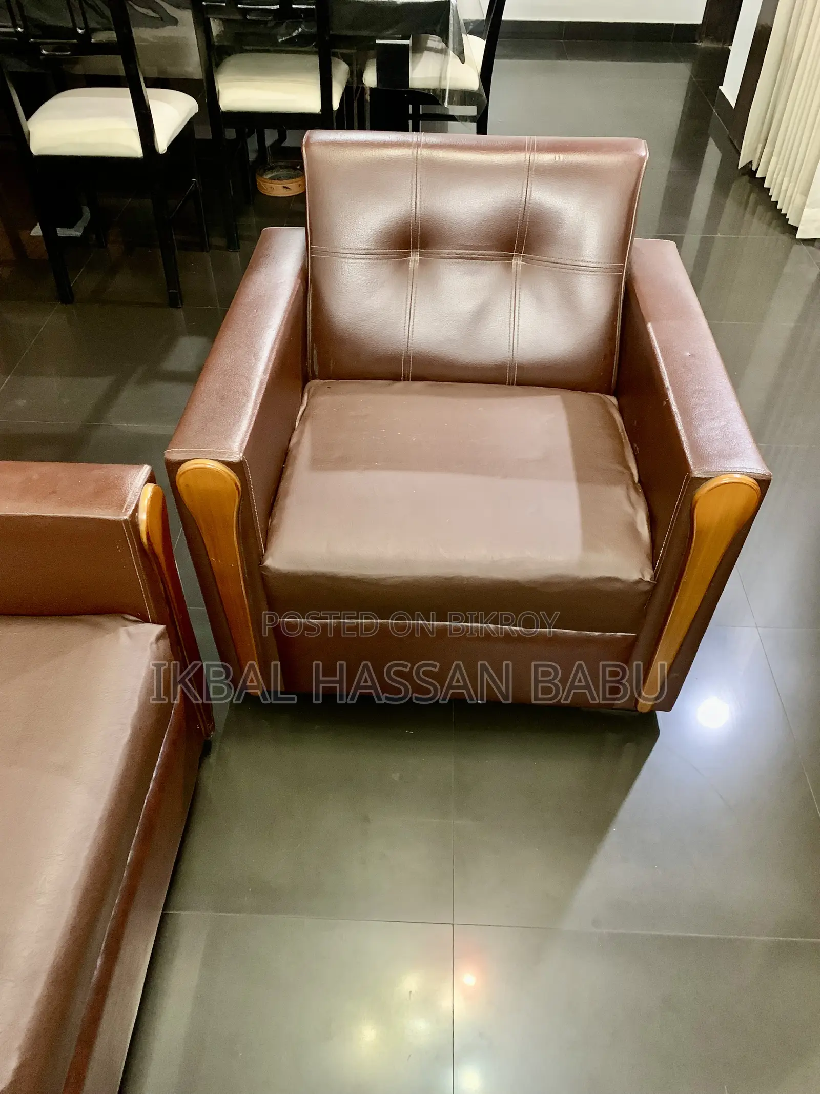 Singer Brand Sofa 2 Single