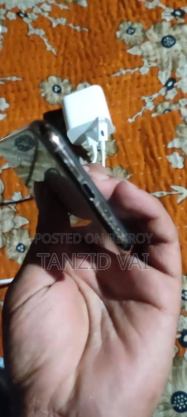 Apple iPhone X (Used)