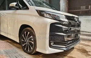 Toyota Noah SZ HYBRID UNIT 2022
