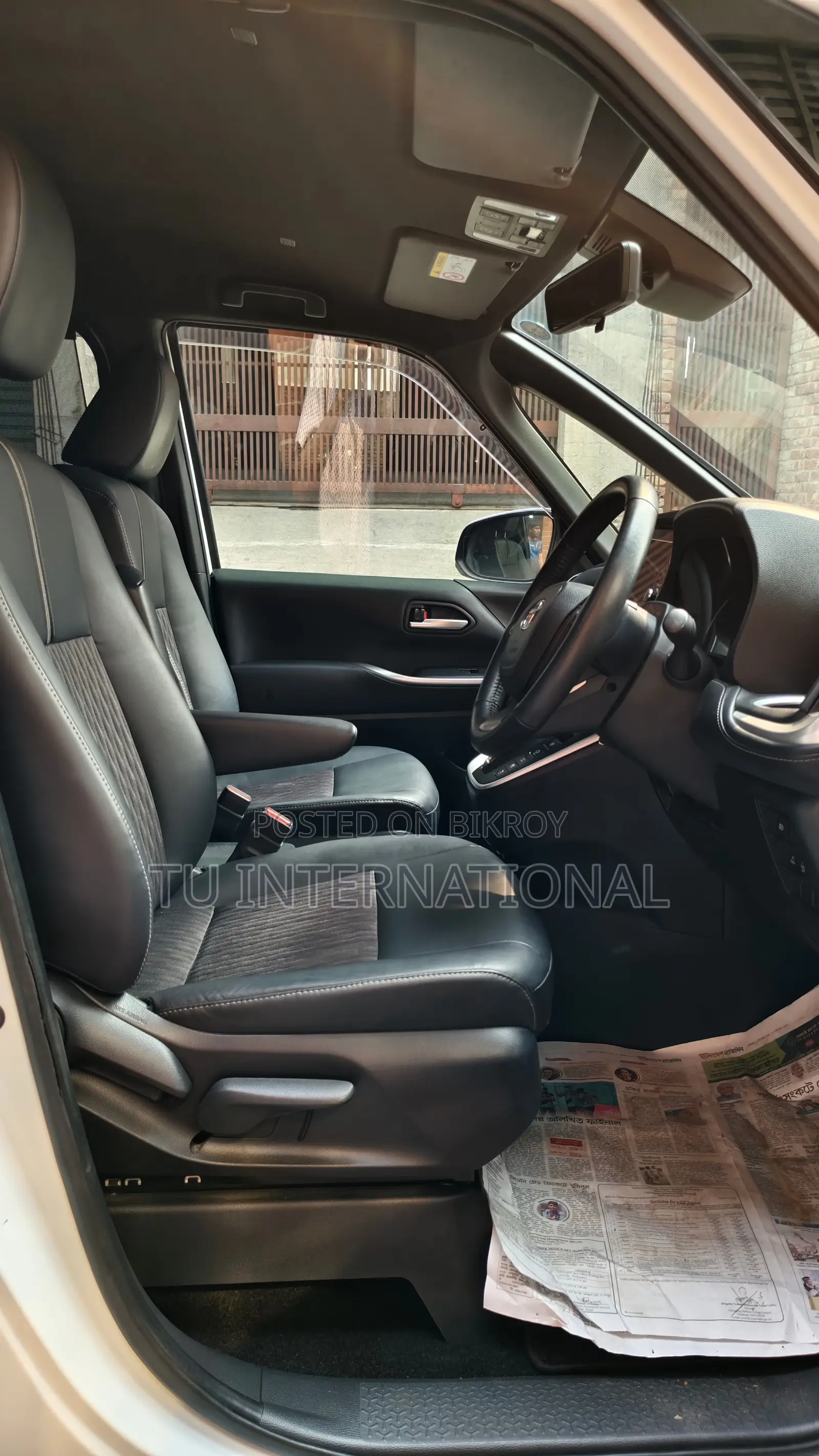 Toyota Noah SZ HYBRID UNIT 2022