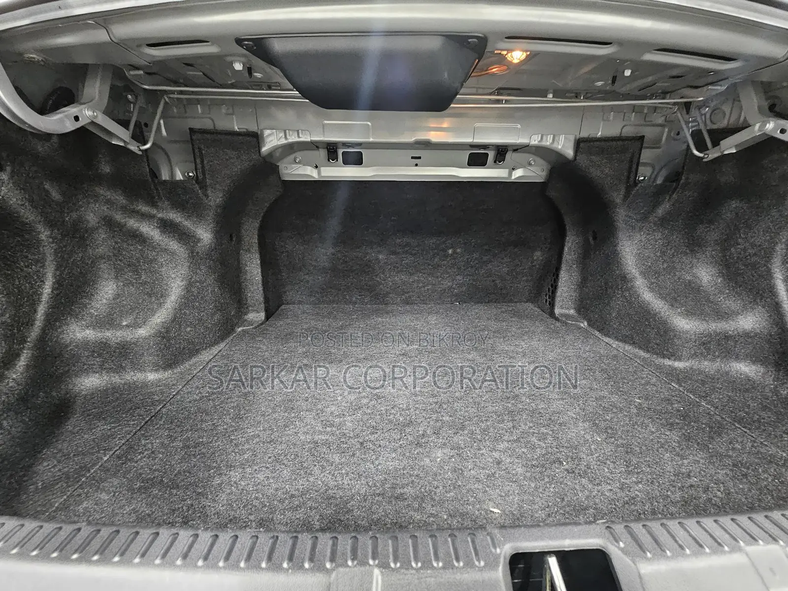 Toyota Axio EX Hybrid | Grade 5 2020
