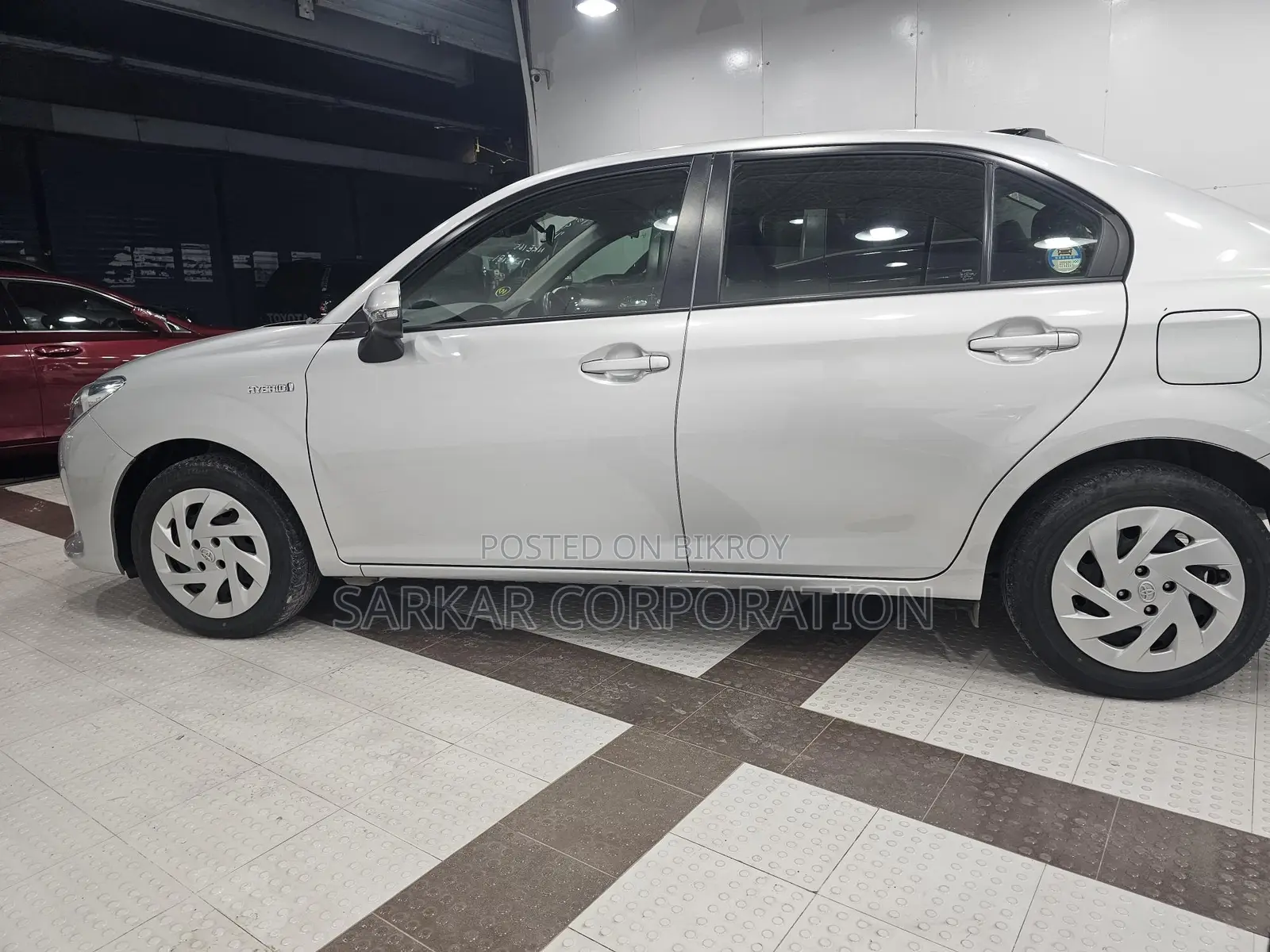 Toyota Axio EX Hybrid | Grade 5 2020