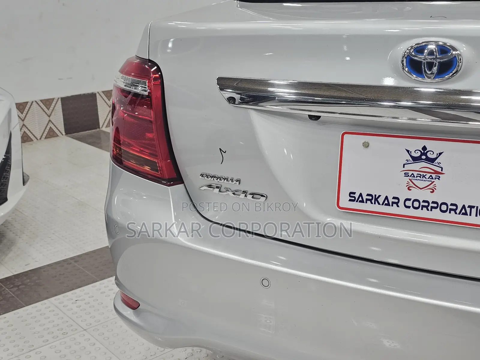 Toyota Axio EX Hybrid | Grade 5 2020