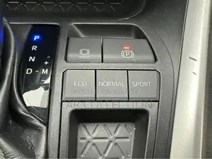 Toyota RAV4 G Hybrid Pearl 2021