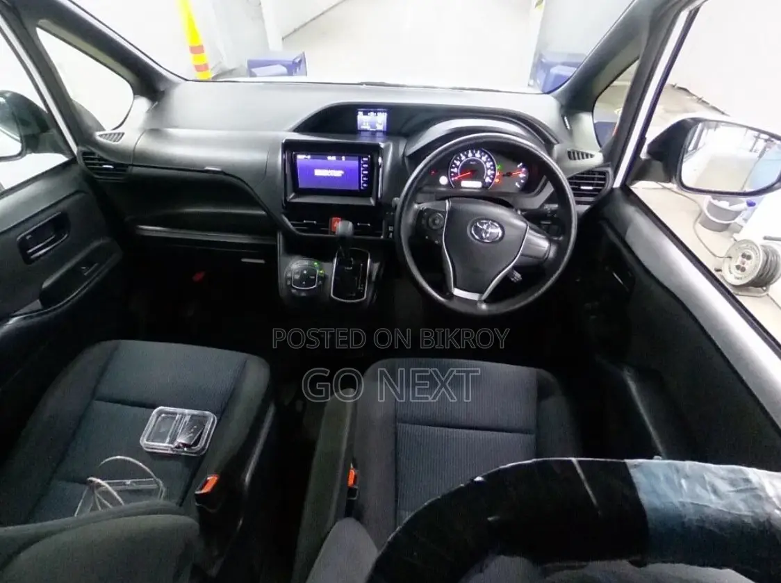 Toyota Noah X Smart 2020