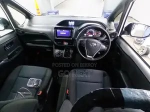 Toyota Noah X Smart 2020