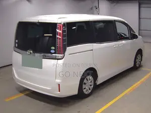 Toyota Noah X Smart 2020