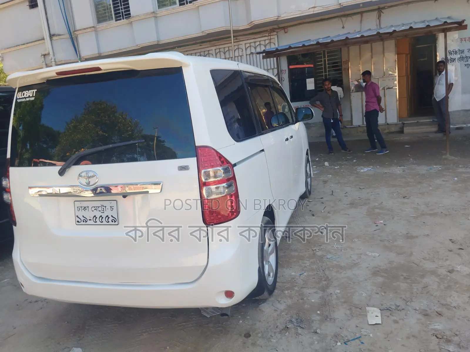 Toyota Noah si push start 2013