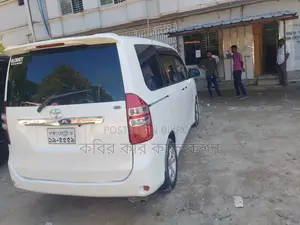 Toyota Noah si push start 2013