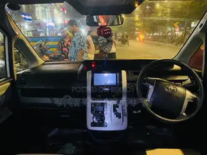 Toyota Noah si push start 2013