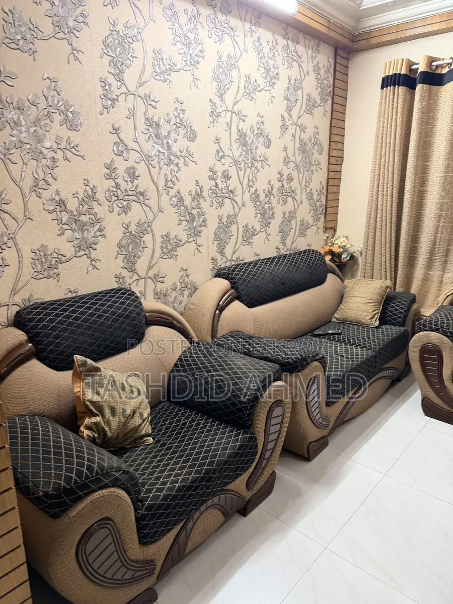 3 Set Sofa with A Tea Table