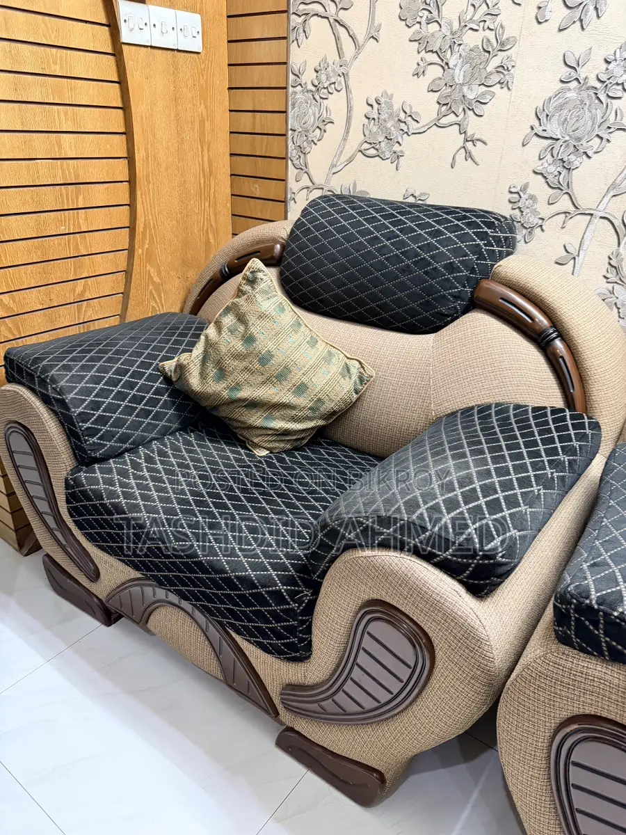 3 Set Sofa with A Tea Table