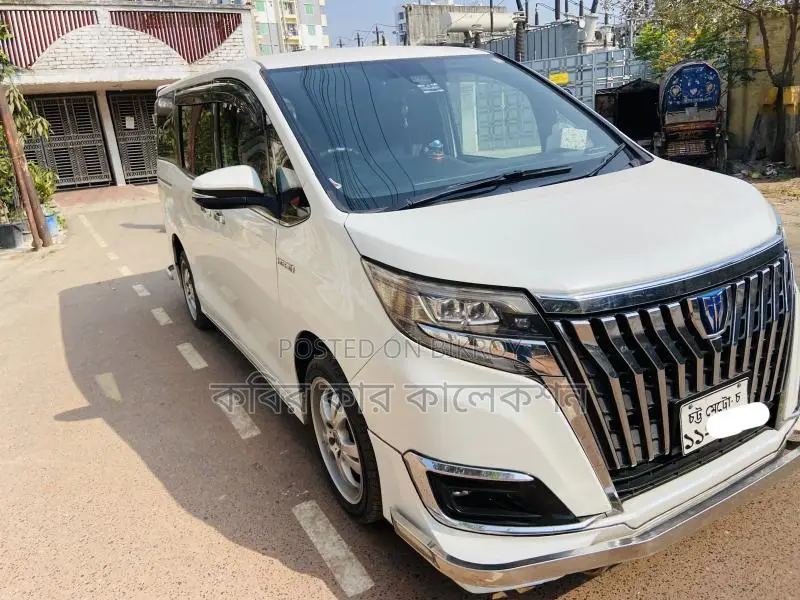 Toyota Esquire Gi premium 2018