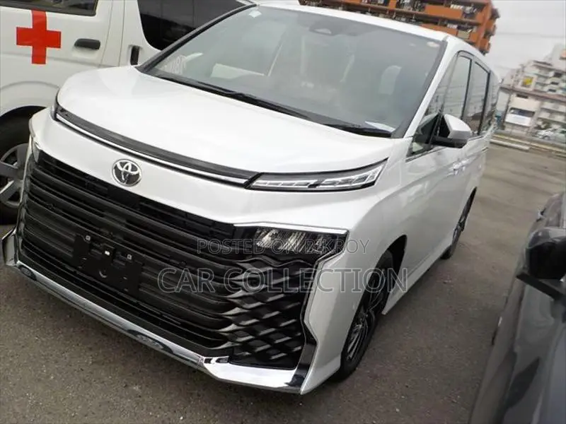 Toyota Voxy S-Z 2025