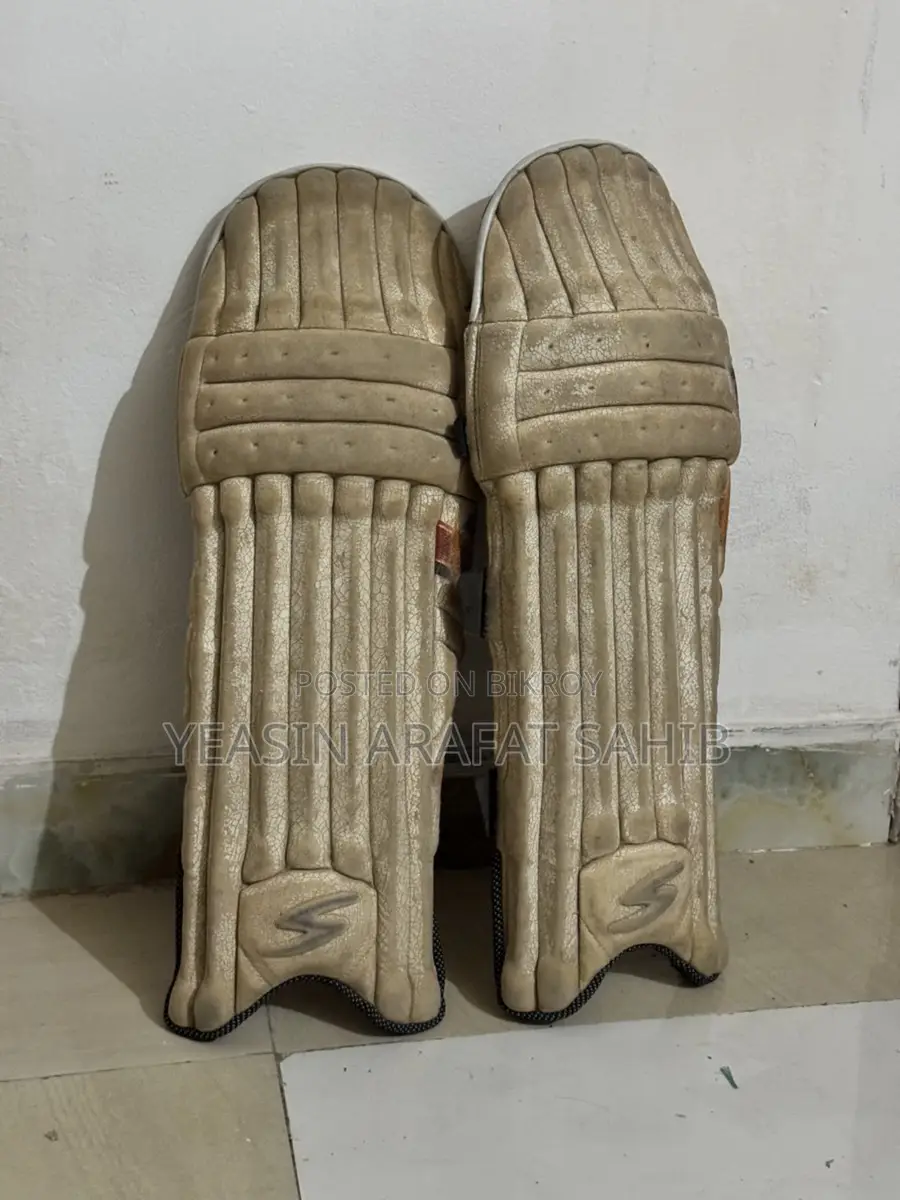 Cricket Pad, gloves, thigh Pad