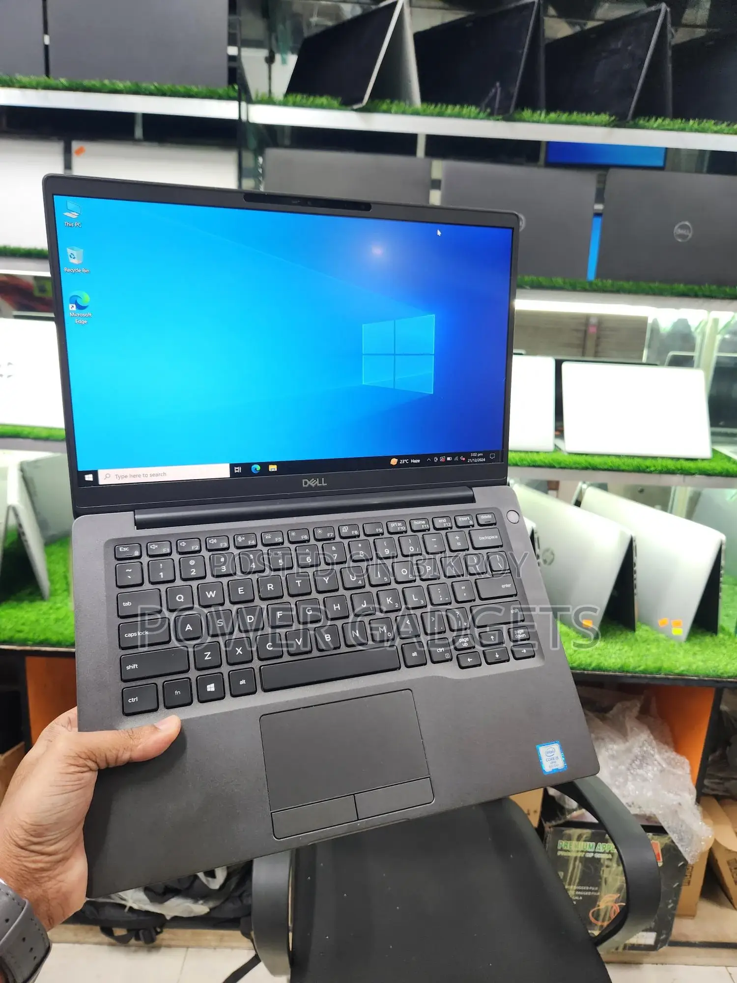 Dell Latitude 7400 core i5 ( IPS FHD Display )