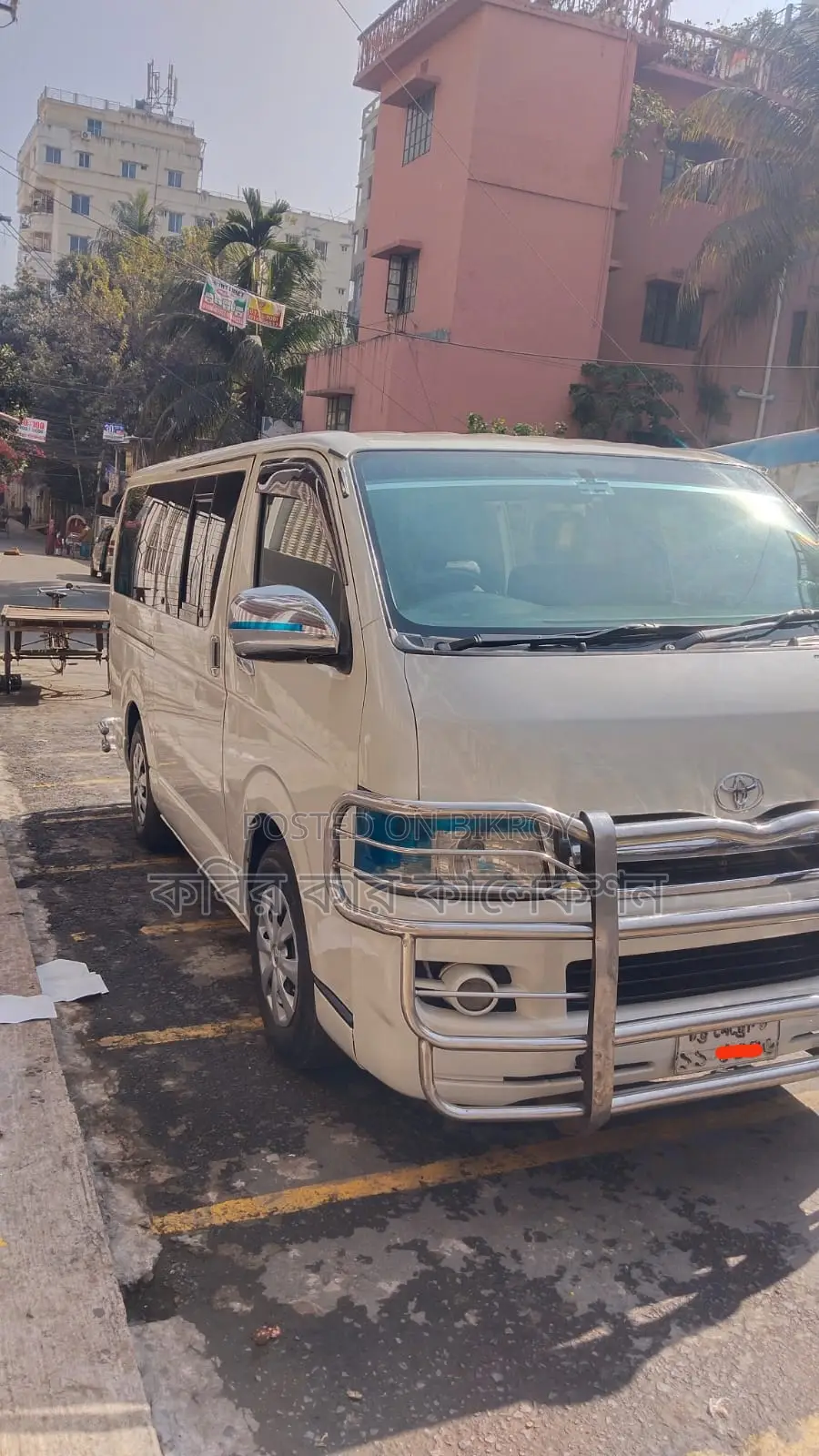 Toyota Hiace white 2006