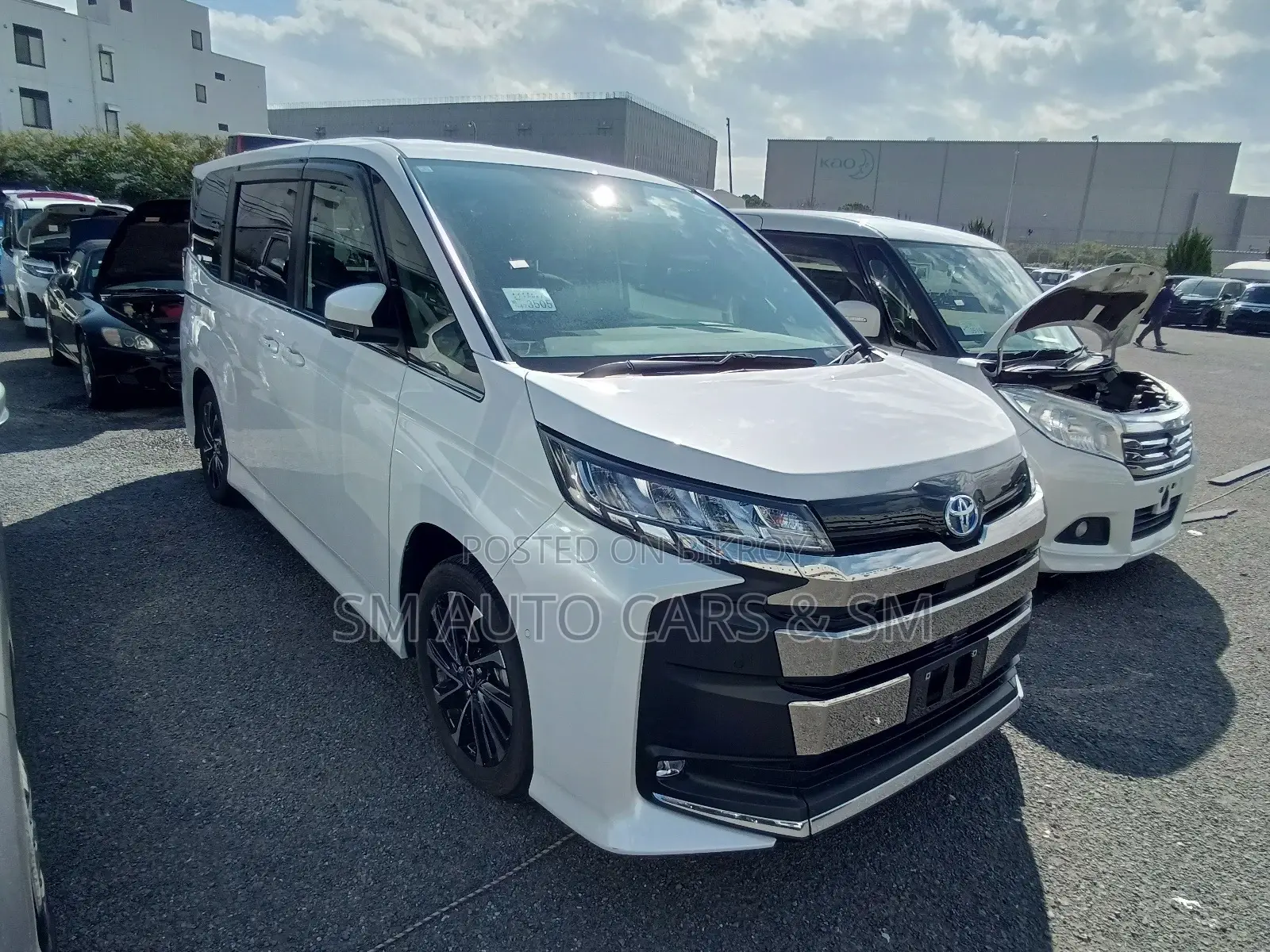 Toyota Noah Hybrid SZ Pearl New 2024