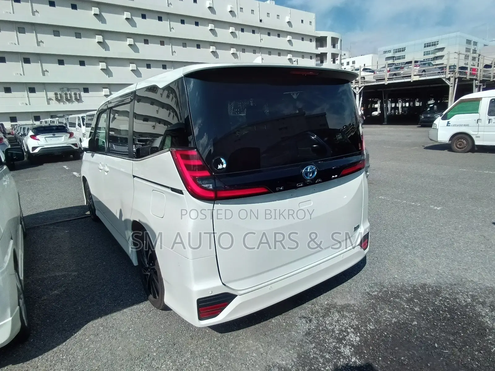 Toyota Noah Hybrid SZ Pearl New 2024