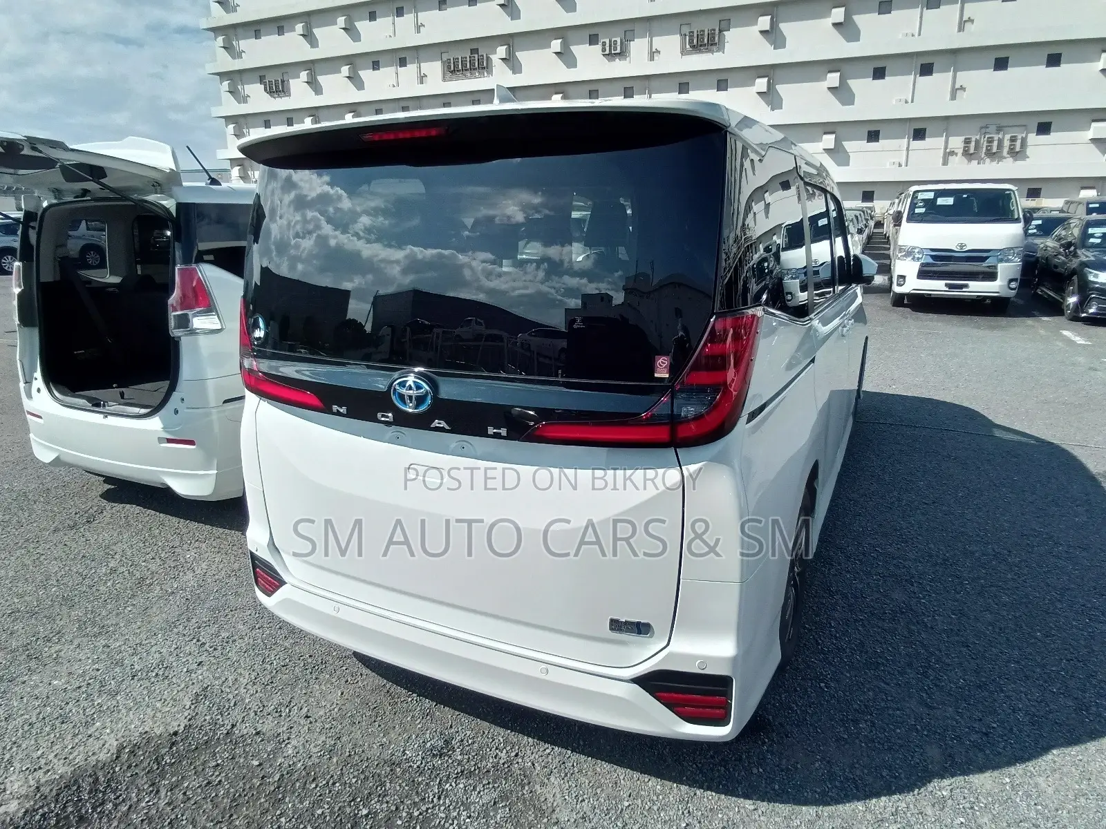 Toyota Noah Hybrid SZ Pearl New 2024