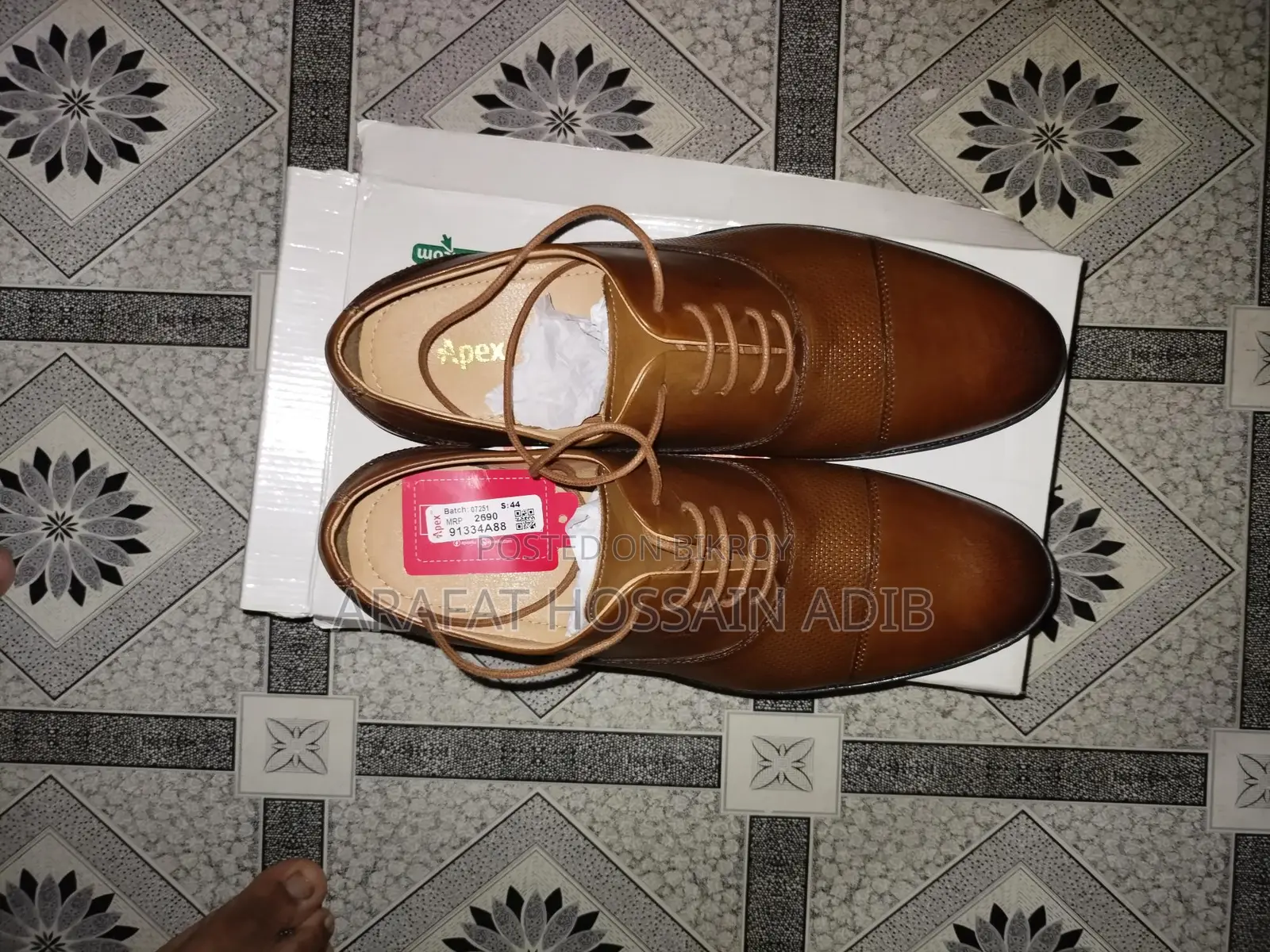 Apex Shoes Size 44