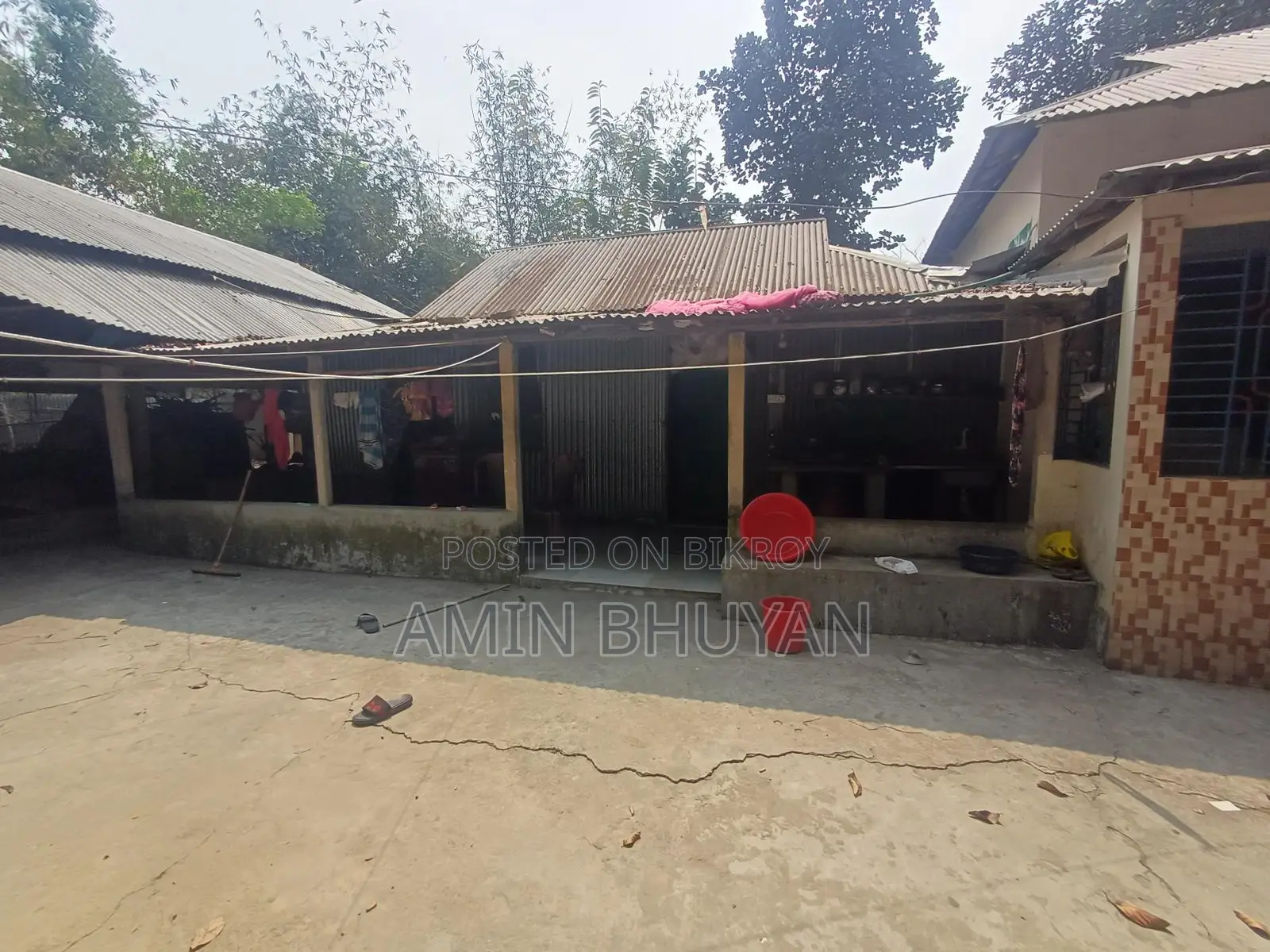 Beautiful house with 3 rooms, 2 bathrooms, cow shed, and a tin-shed
