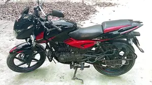 Bajaj Pulsar 150 . 2019