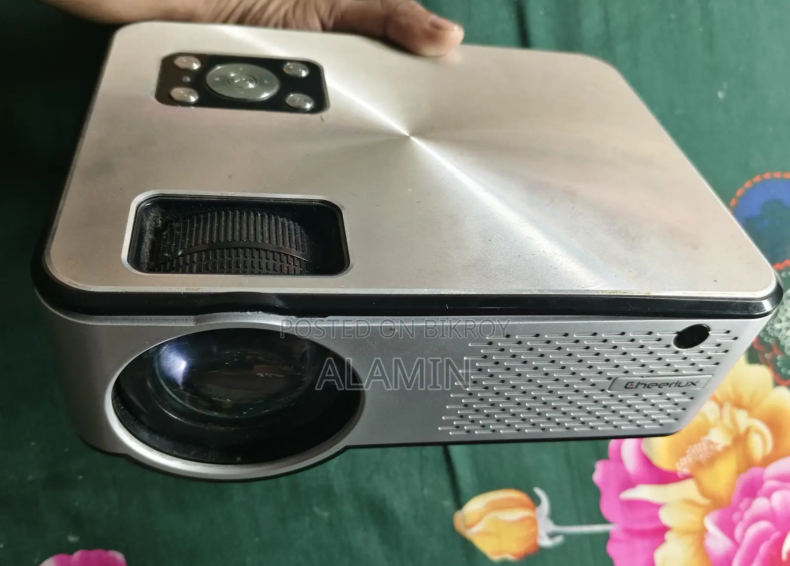 ফুল এইচডি প্রজেক্টর