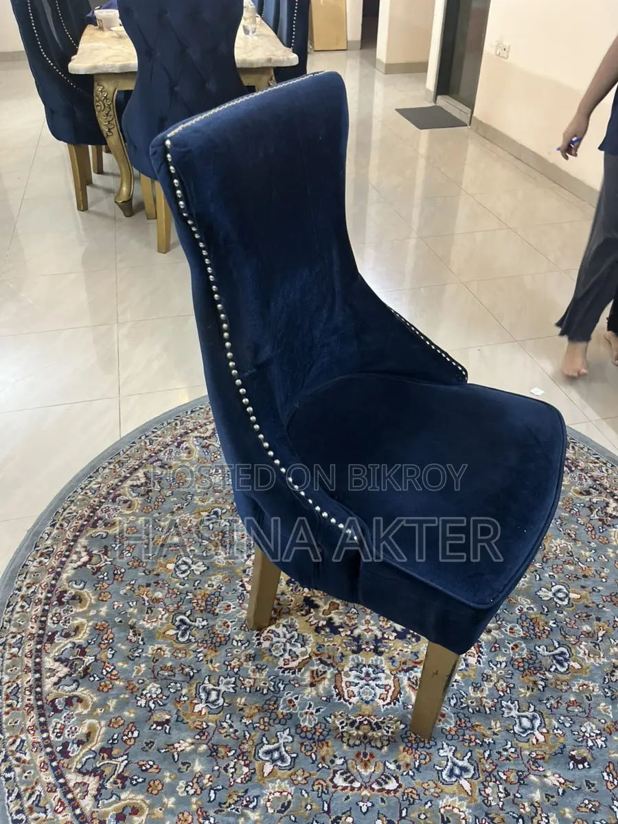 Set of 8 Dining Chairs