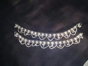 রাজকীয় ডিজাইনের রূপার নুপুর বিক্রি