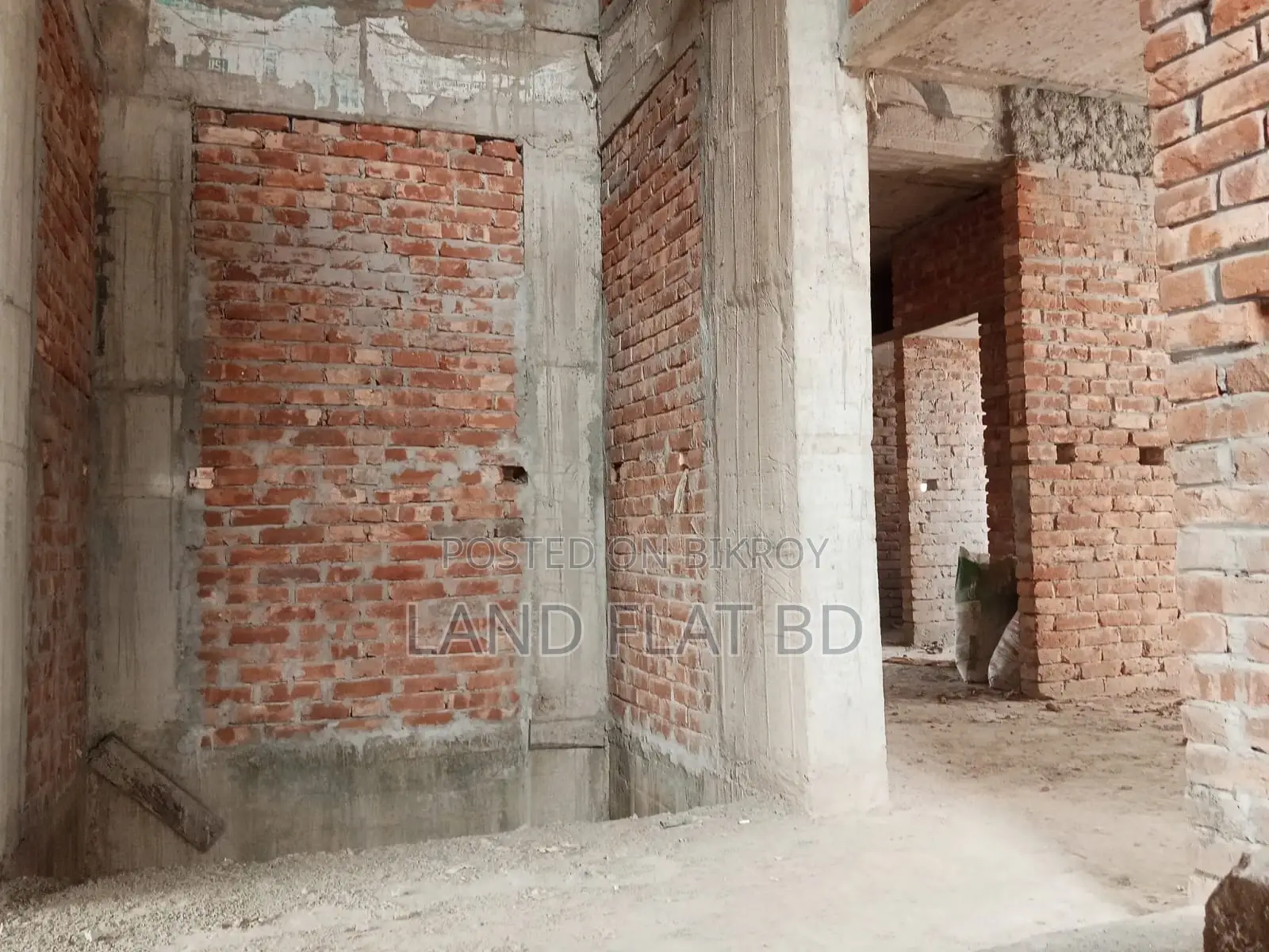 ঢাকা উদ্যানে ১১১০ বর্গফুটের ফ্ল্যাট বিক্রয় চলছে।
