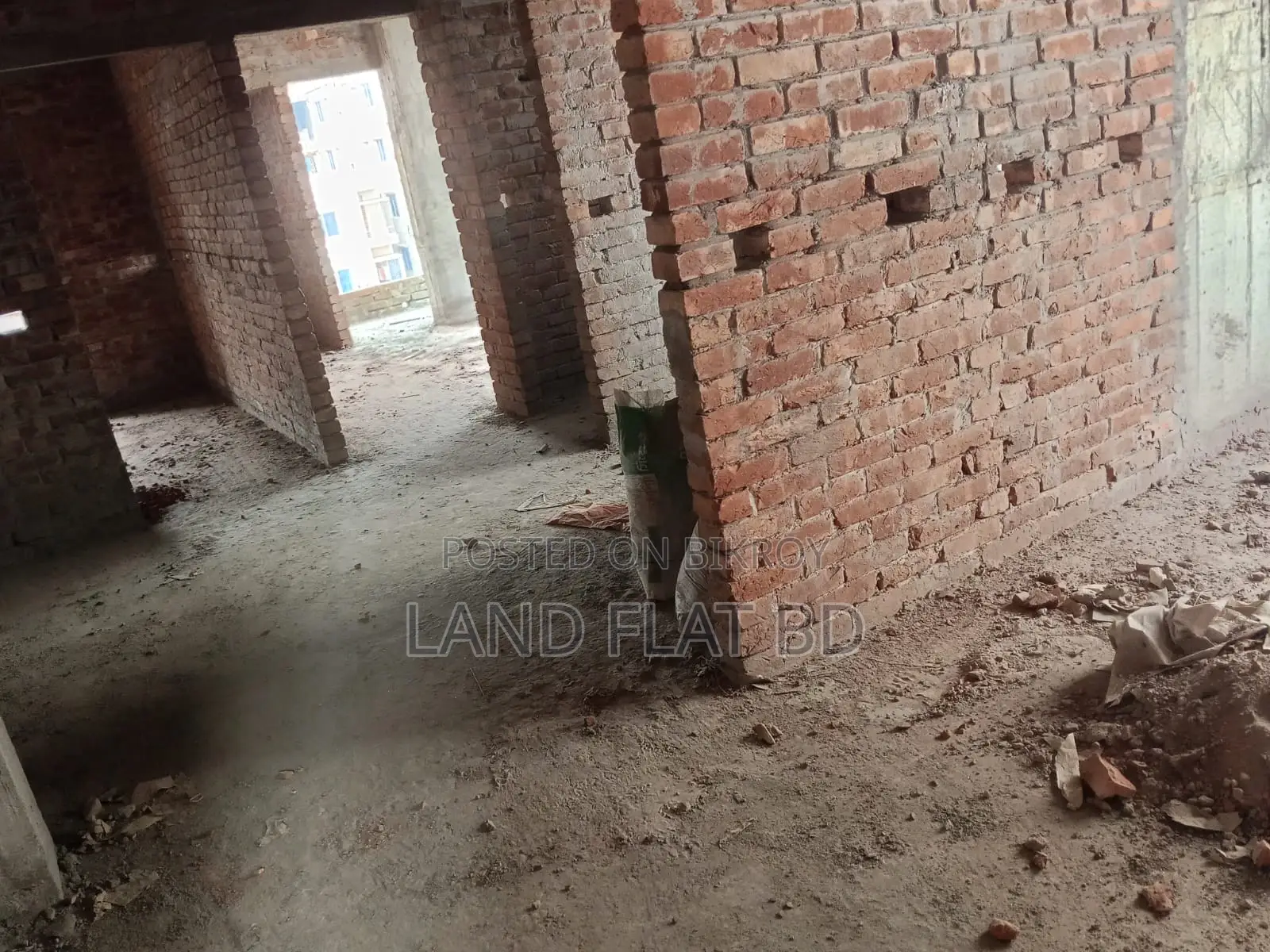 ঢাকা উদ্যানে ১১১০ বর্গফুটের ফ্ল্যাট বিক্রয় চলছে।