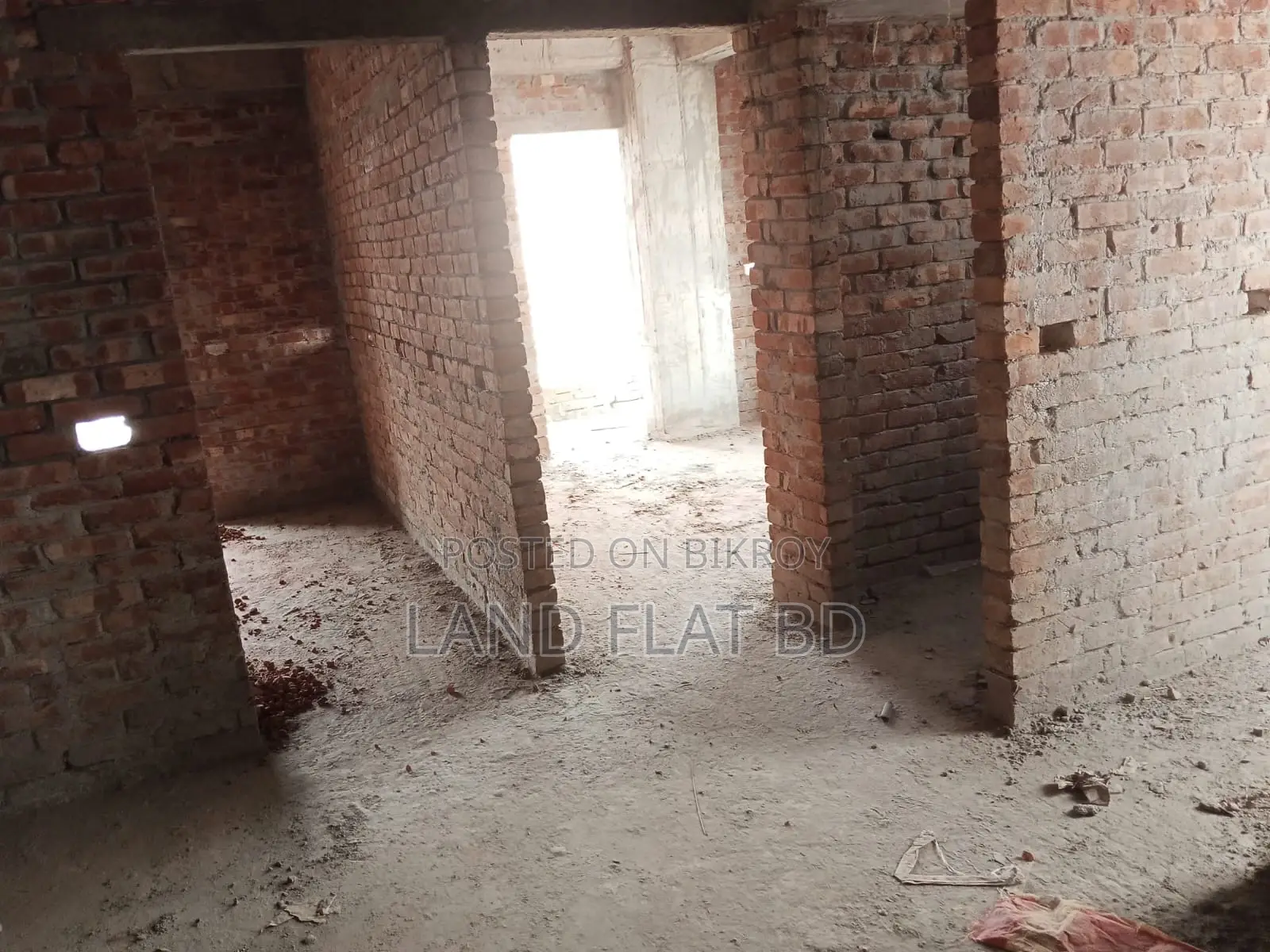 ঢাকা উদ্যানে ১১১০ বর্গফুটের ফ্ল্যাট বিক্রয় চলছে।