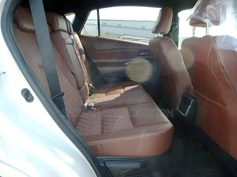 Toyota Harrier Progress S Hybrid 2019