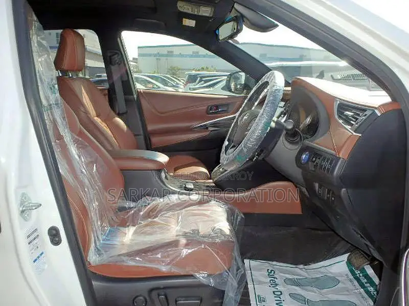 Toyota Harrier Progress S Hybrid 2019