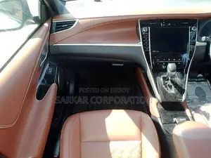 Toyota Harrier Progress S Hybrid 2019