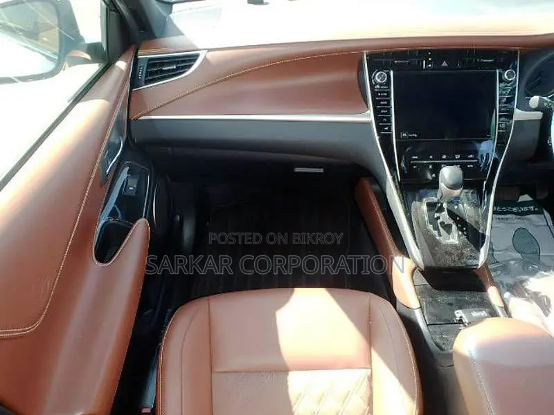Toyota Harrier Progress S Hybrid 2019