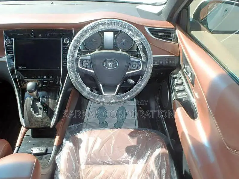 Toyota Harrier Progress S Hybrid 2019
