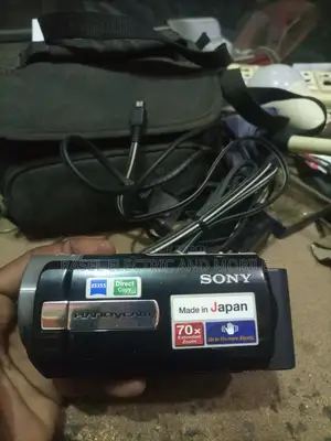 Sony 70x Zoom Made in Japan Video Camera