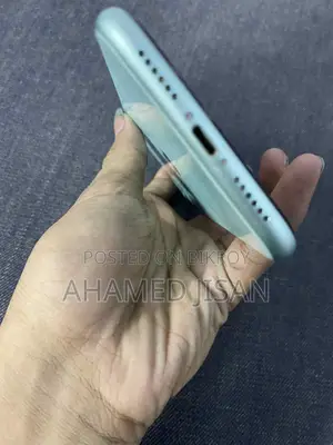 Apple iPhone 11 (Used)