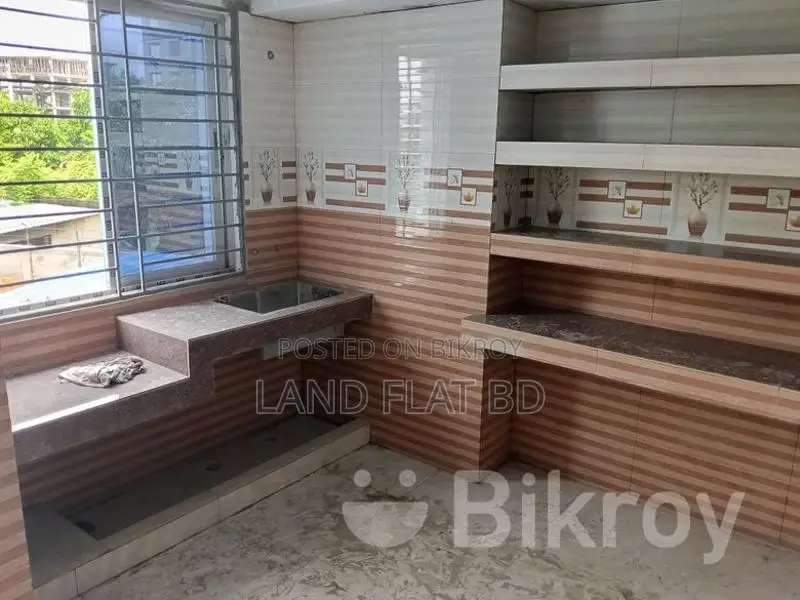 South-facing ready flat with parking on Bosila Tower Road, 1500 sq ft