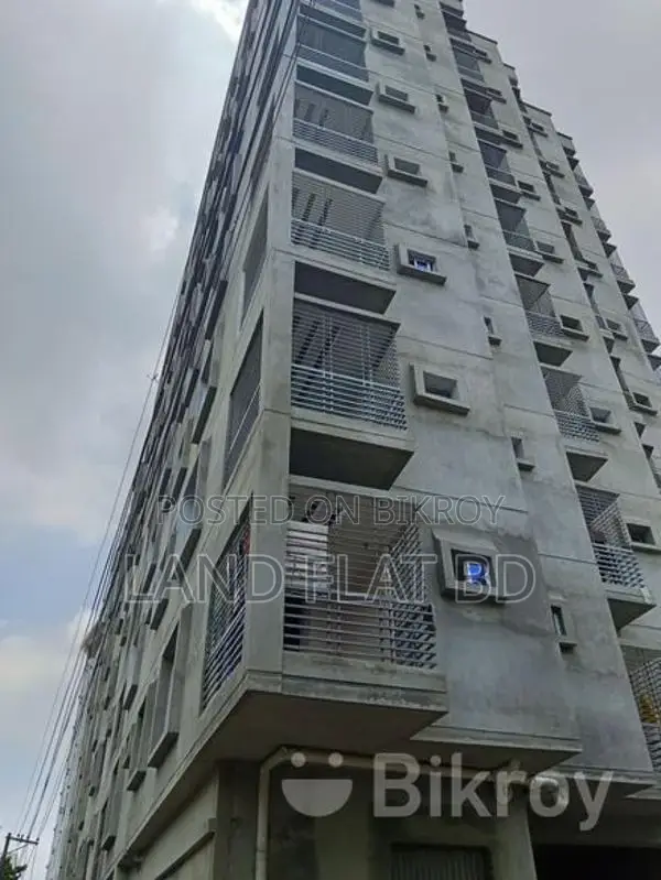 South-facing ready flat with parking on Bosila Tower Road, 1500 sq ft