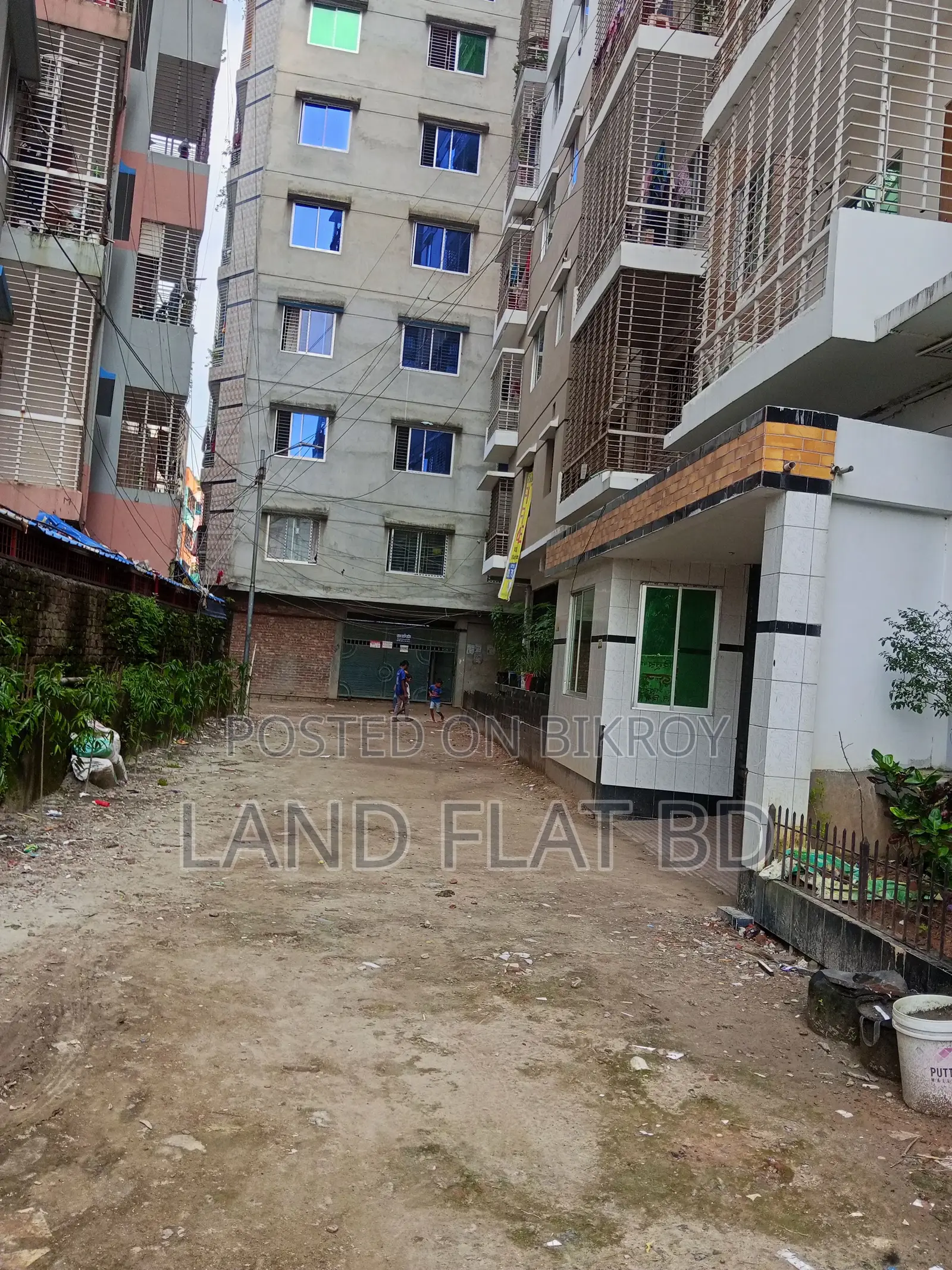 Brand New Ready Flat for Sale - 1450 Sq Ft, 3rd Floor
