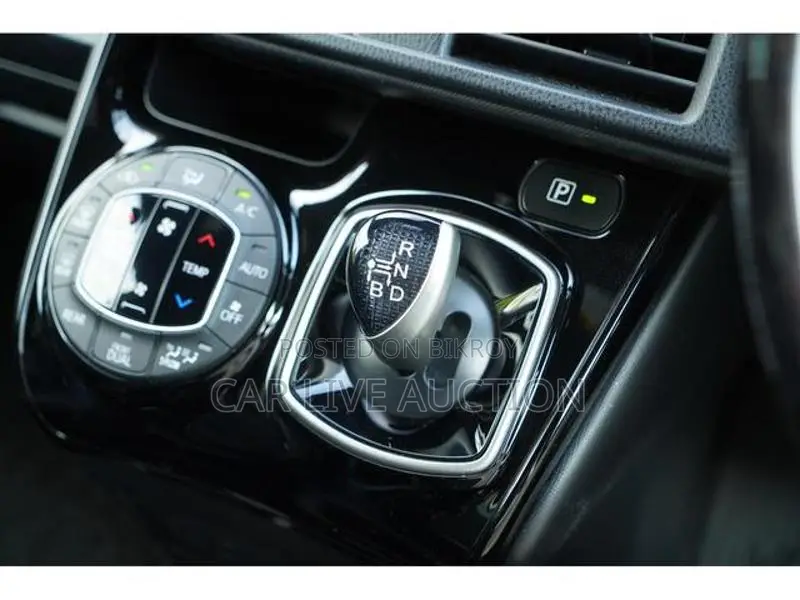Toyota Noah hybrid SI WXB 2020