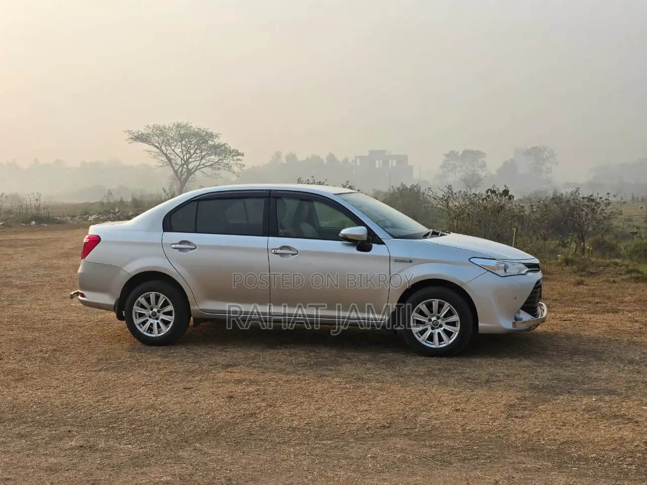Toyota Axio Hybrid X 2015