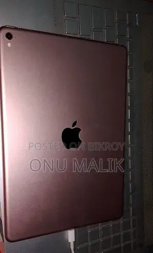 Apple iPad Pro 128GB (16.7.14)