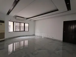North Gulshan-2 Luxury Semi Furnished Apartment Rent