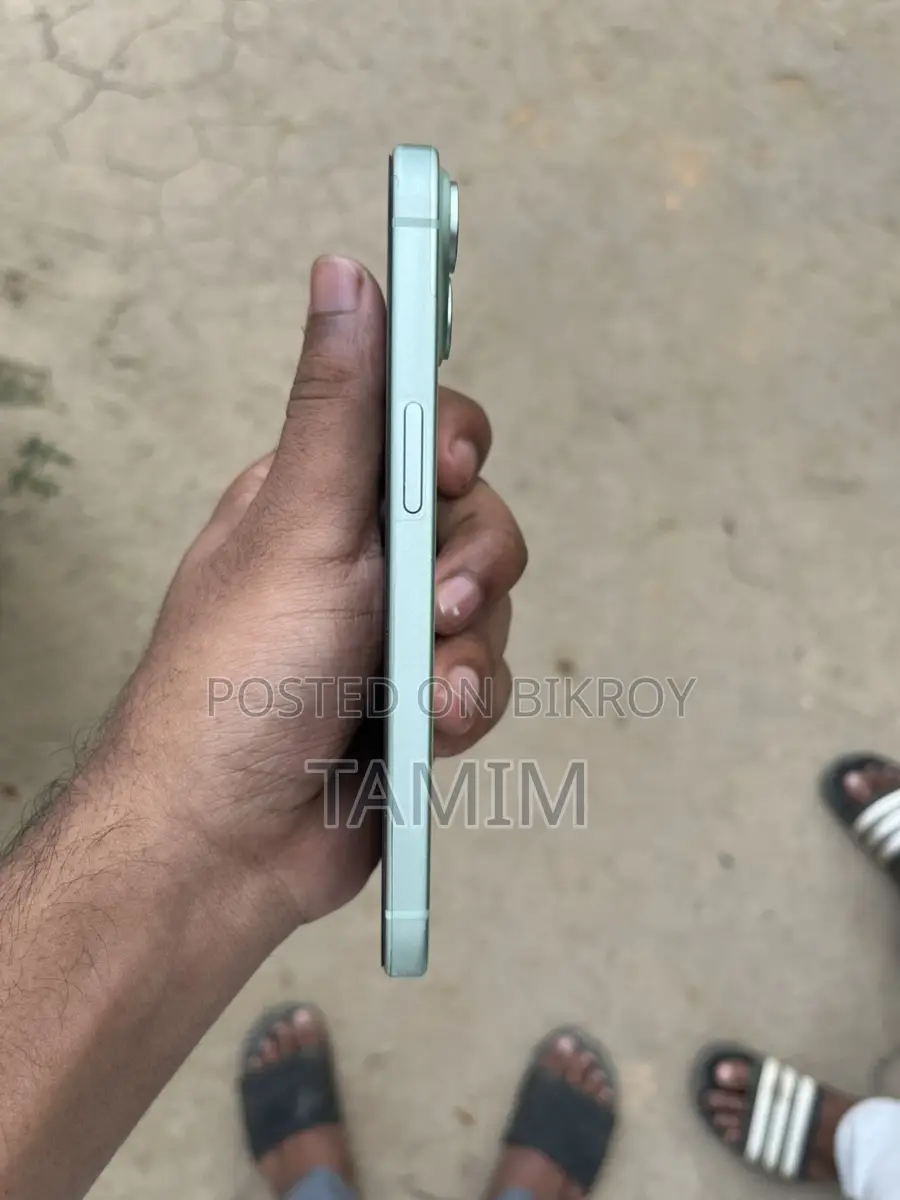 Apple iPhone 15 . (Used)